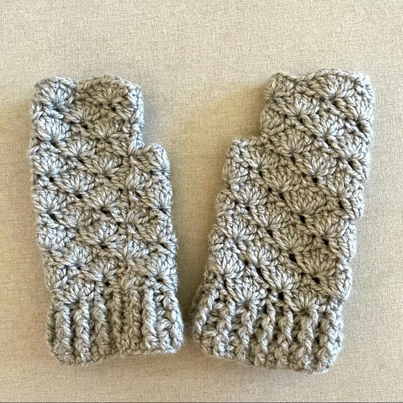 Other - Gloves Fingerless Knit Thumbhole